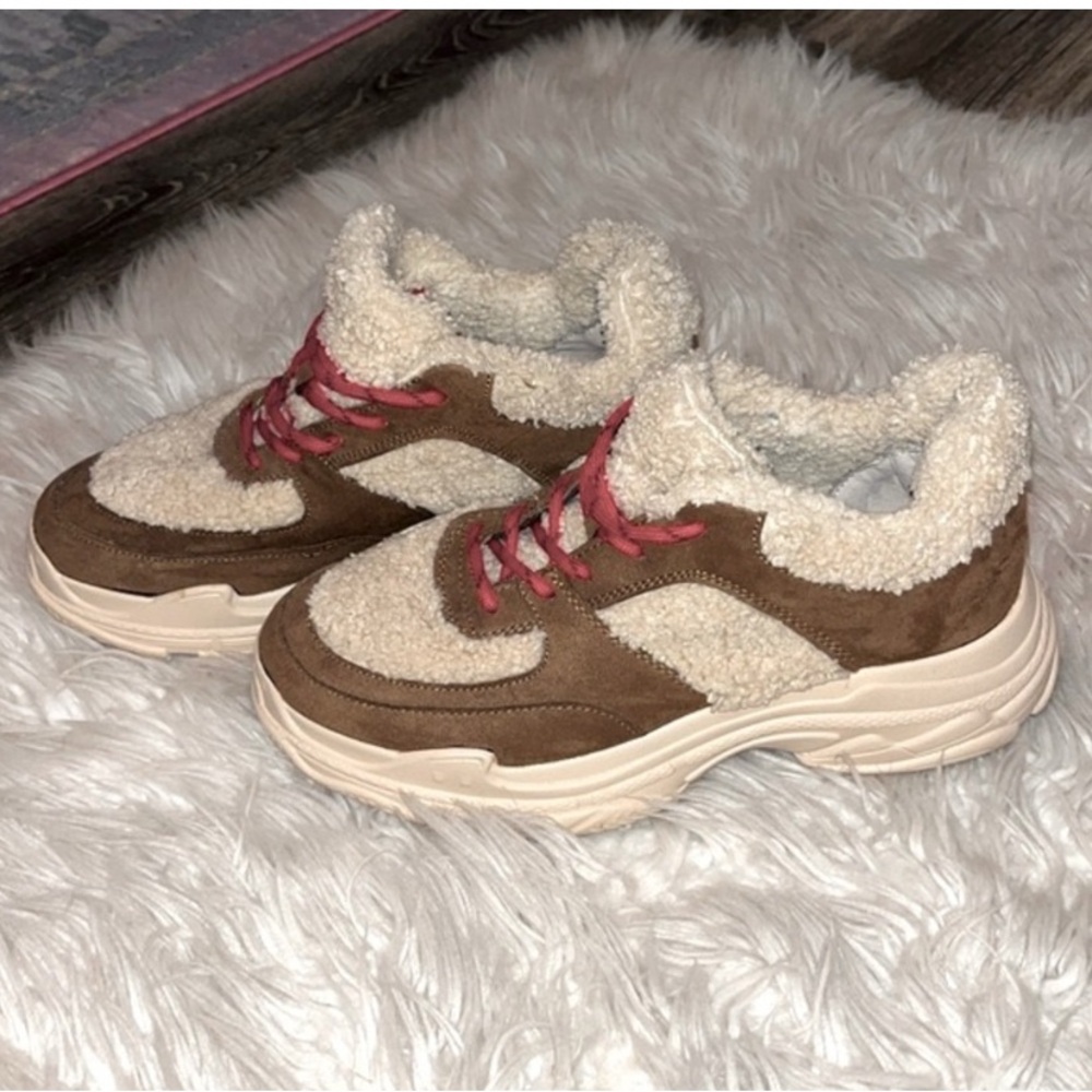 Jessica Simpson Tan and Cream Sneakers with Pink Laces